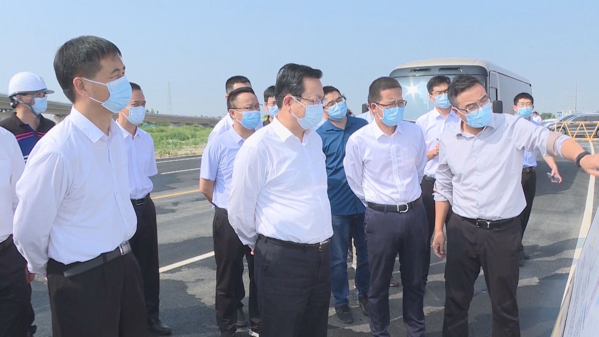 時政播報丨張國華調研新區道路體系建設情況