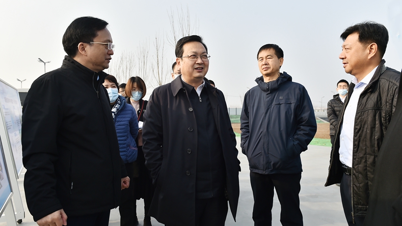 張國華調(diào)研昝崗組團(tuán)和雄東片區(qū)項目建設(shè)工作
