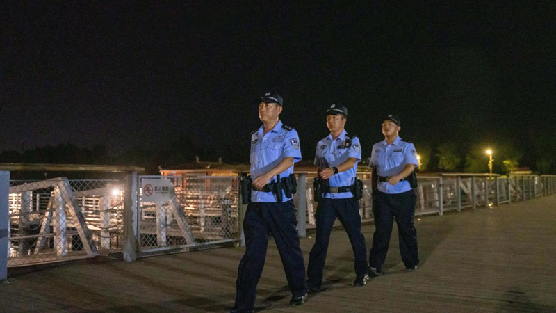 雄安公安開展夏夜治安巡查宣防第二次集中統一行動