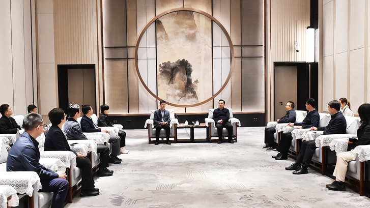 張國華與清華大學(xué)黨委副書記過勇一行舉行工作座談